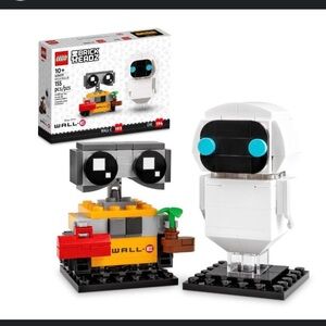 eve and wall-e lego set !!
